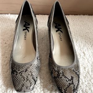 Anne Klein Gray and Black Python Print Wedge Flats sz 9